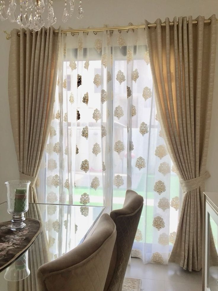Curtain 4